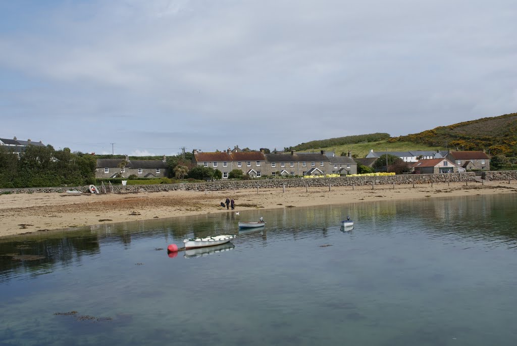 New Grimsby Harbour by njellis