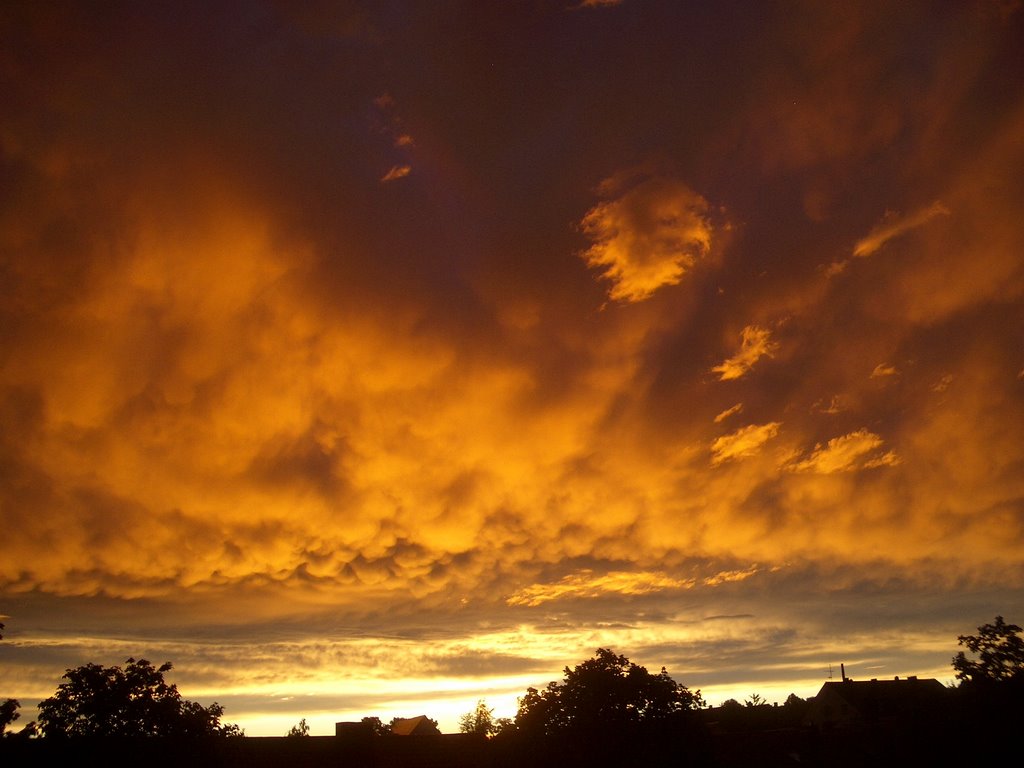 Freaky sunset with fantastic clouds by makro