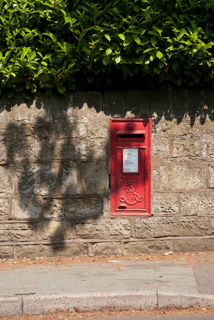 Stone walled postbox by DavidF51