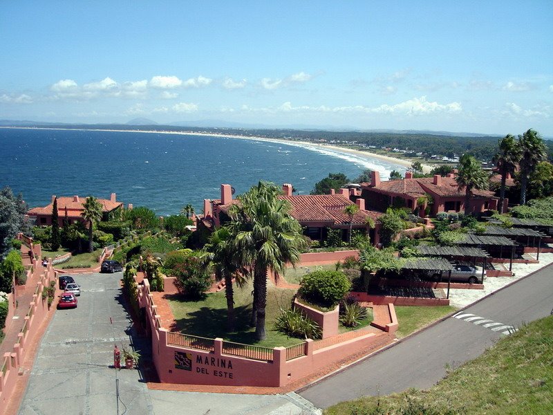 Playa de Portezuelo by Artigas Turcatti