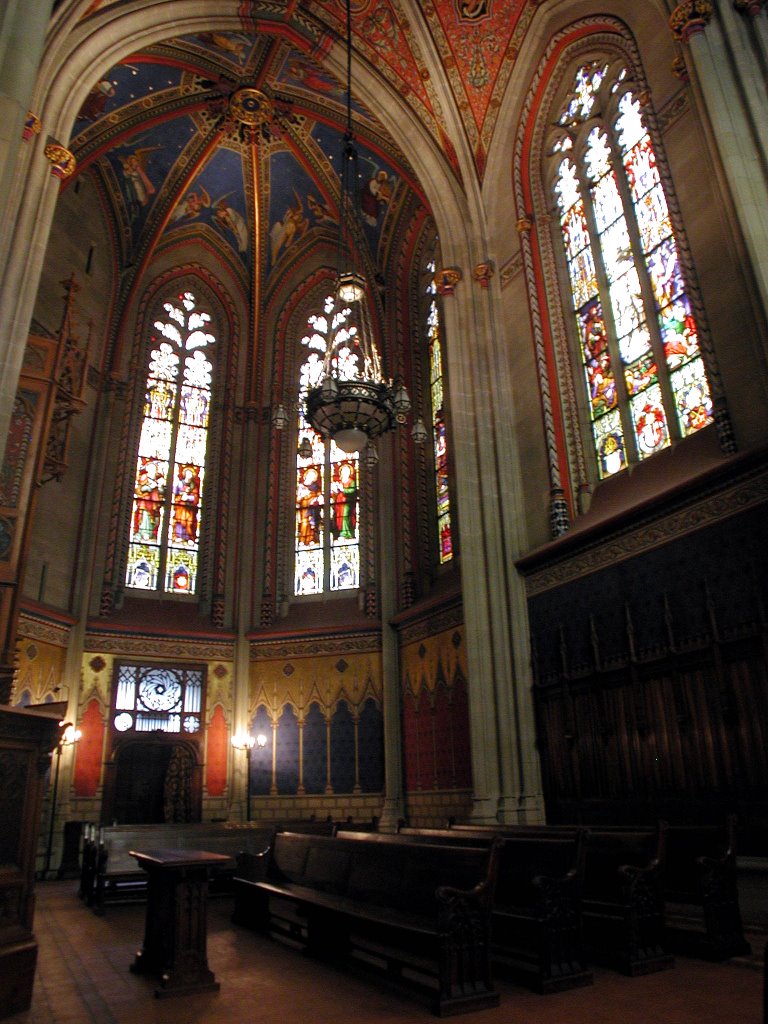 Interior of Cathedrale Saint-Pierre by nikos skantzos