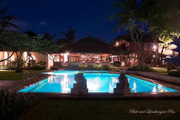 Resor Seminyak - night view by TOMYONG