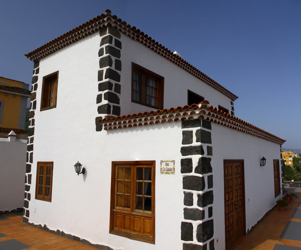 Casa Los Castanos by Eggertsfotos