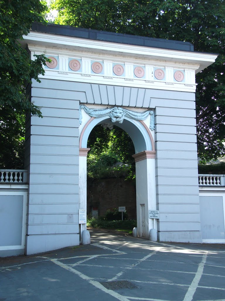 Ceremonial arch at Oldway Mansion by Cargy930