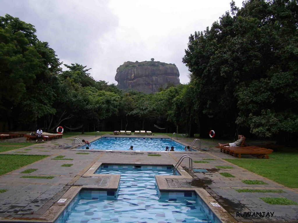 Sigiriya Rock Fortress by ruwanjay