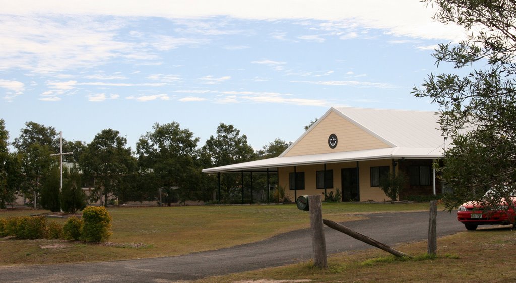 Hatton Vale Community Church was built to help create community in the rural-residential areas between Brisbane and Toowoomba by Ian Stehbens