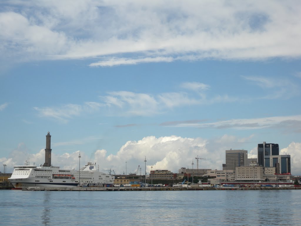 Porto di Genova by themachinist