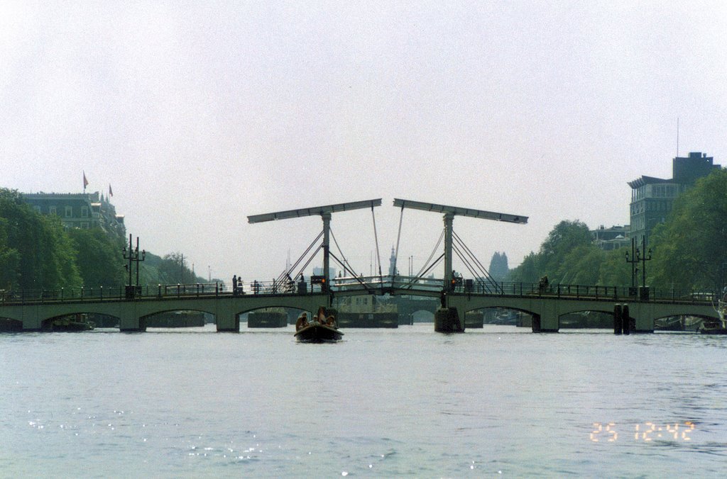 Amsterdam, Grachtenfahrt, De Magere Brug by kbhartmann