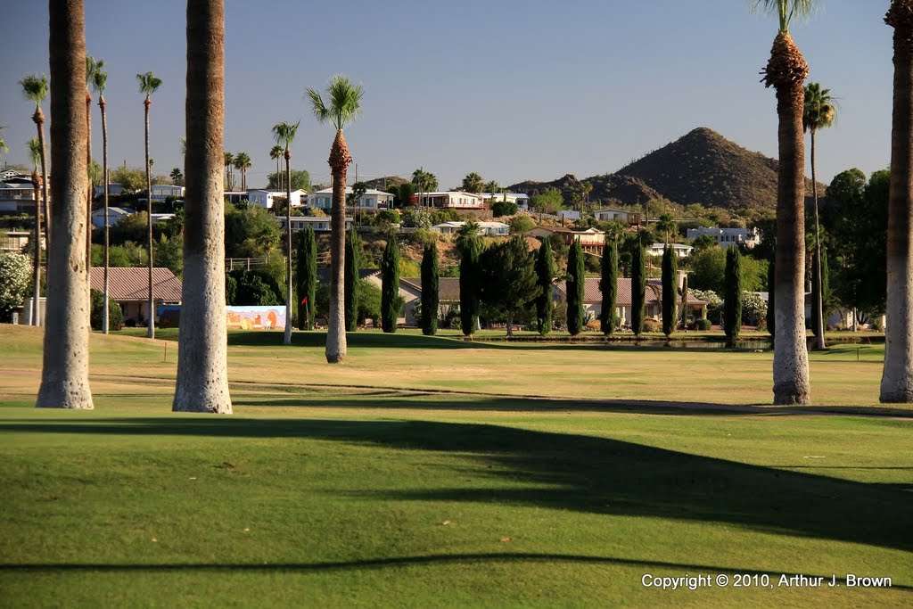 Queen Valley golf course by Art Brown