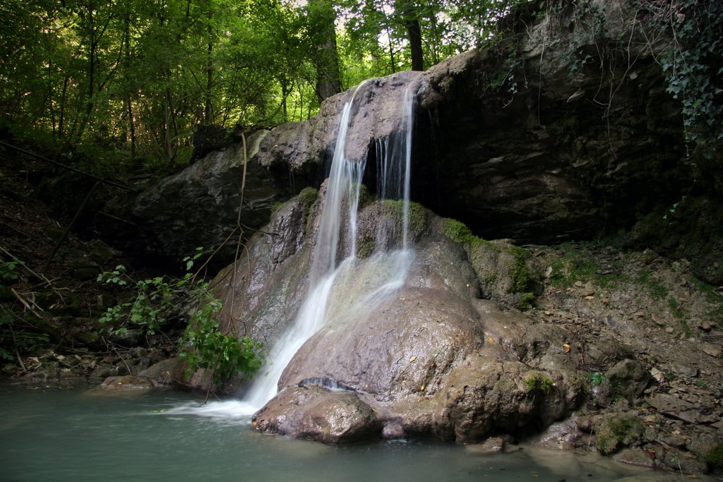 Cascata del Bucamante by Vinicio Cavallini