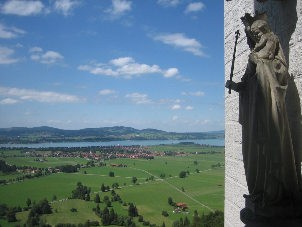 Vue des fenetres du Neuschwanstein by Jean-Charles Bastian…