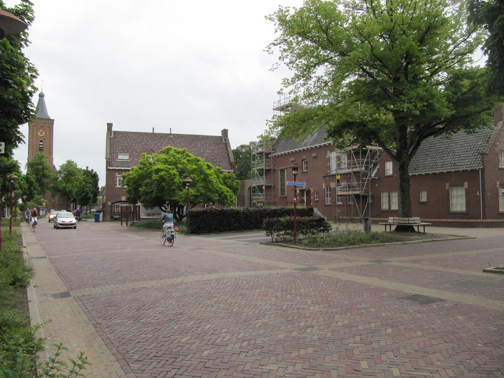 View through the Burgemeester Royaardslaan by Willem Nabuurs