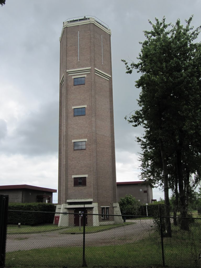 Water tower by Willem Nabuurs