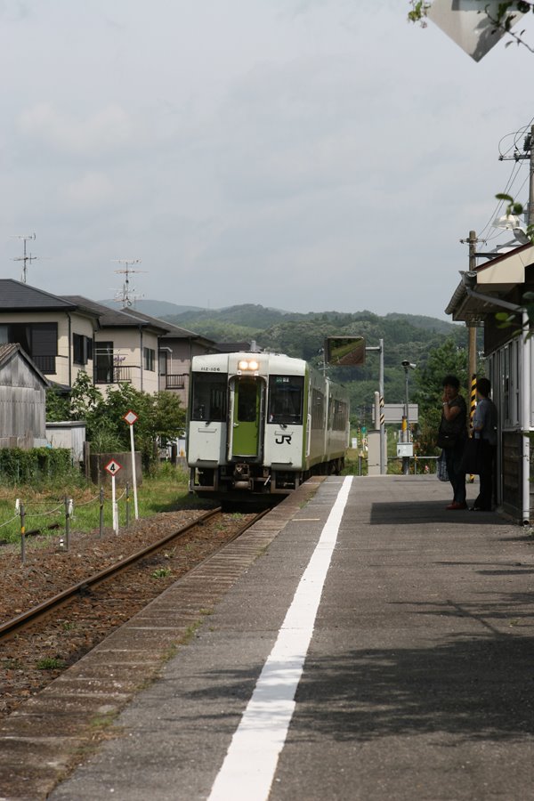 Train which enters to the Akai station by urapyon