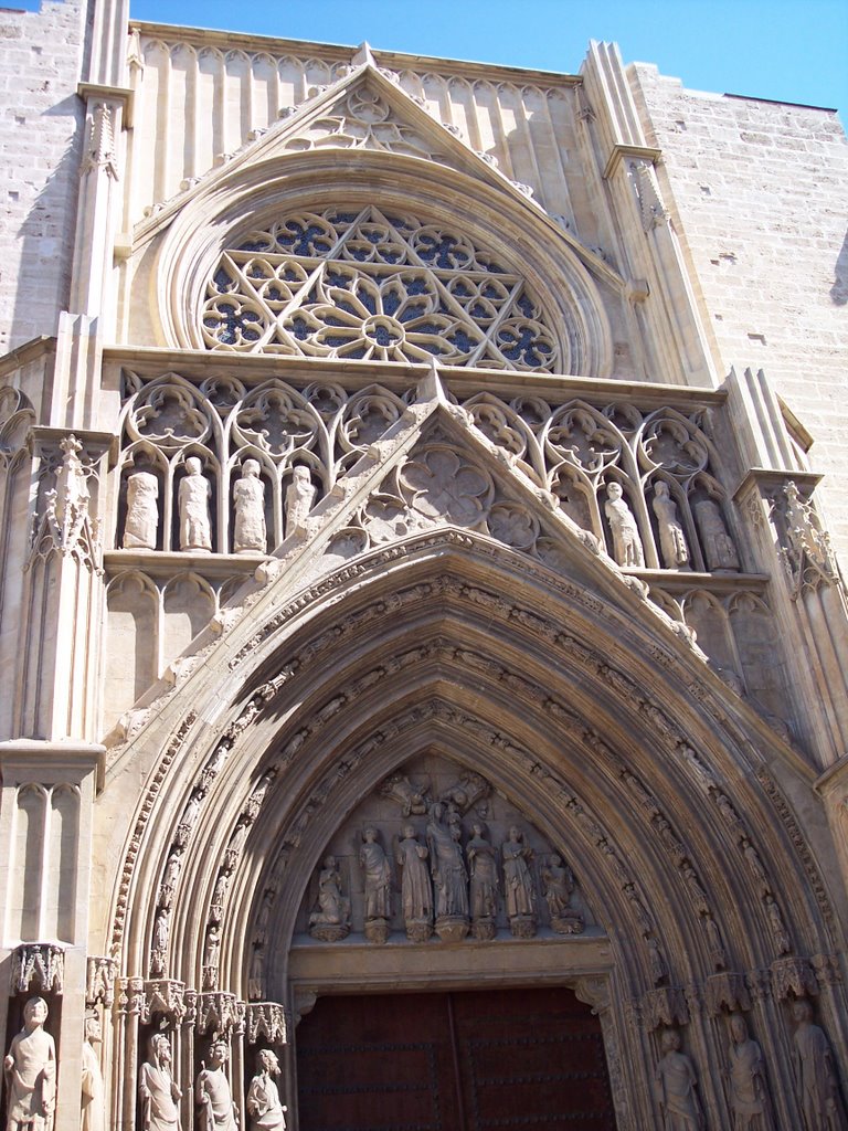 Porta de l'esglèsia by Annher