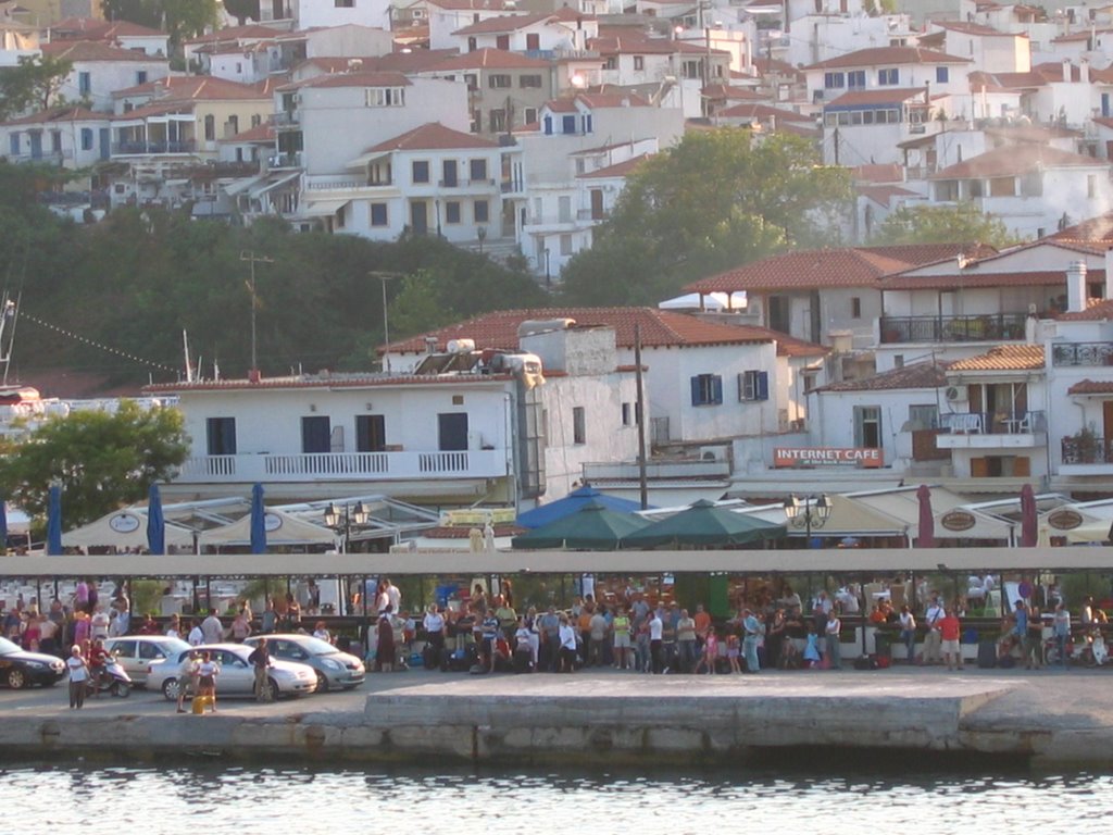 View of the crowded port by aigli