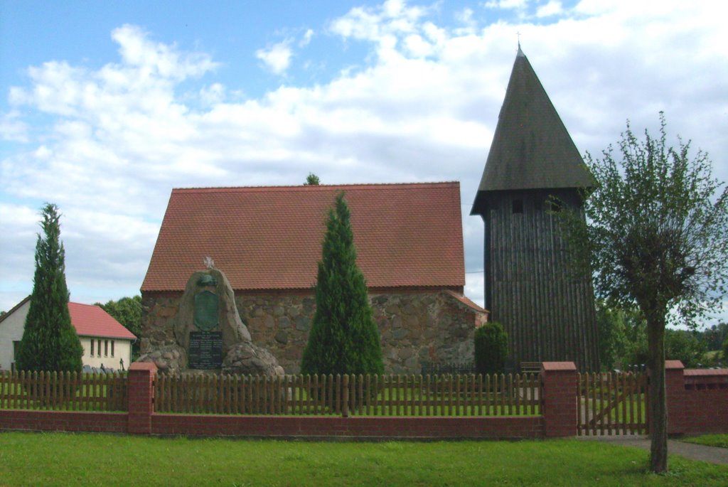 Feldsteinkirche in Dahrendorf by janki41