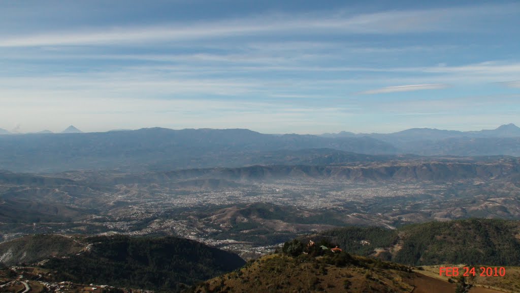 Valle de Huehuetenango y aldeas vecinas by Julio César Maldonado