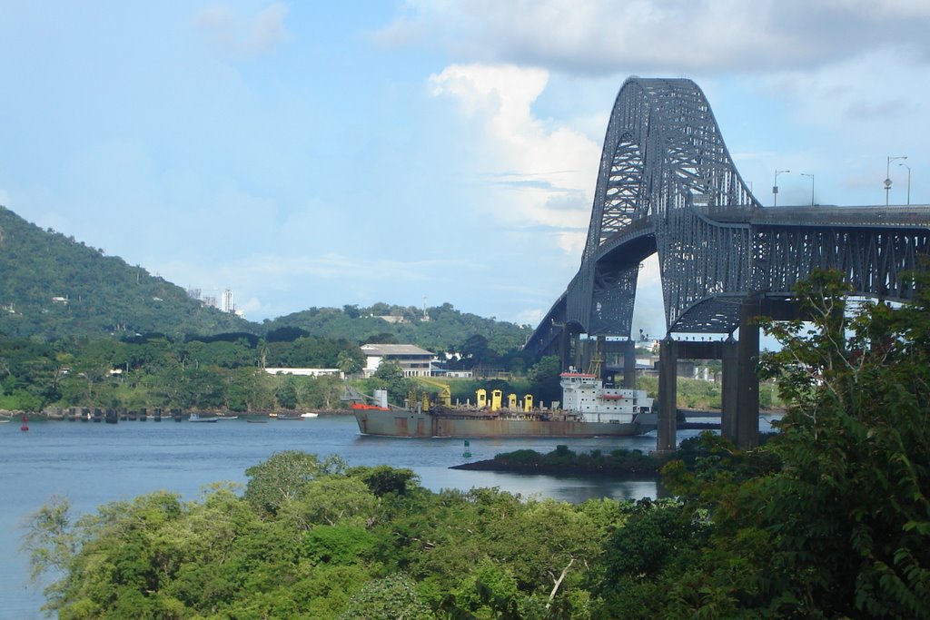 Puente de las Americas Oct. 2006 by J.J. Canteli