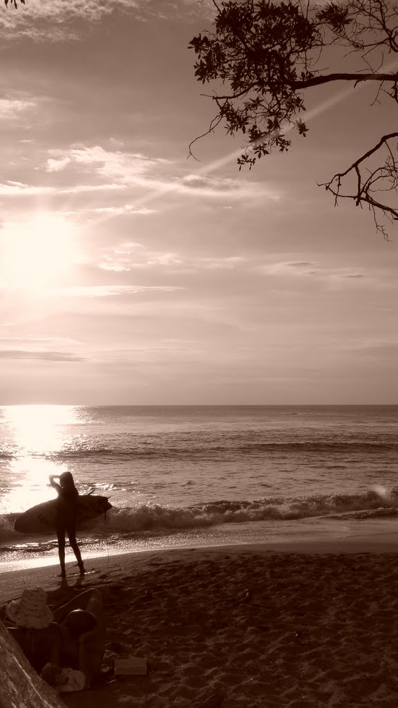 Playa Negra, Guanacaste by Noé Alfaro Chaves