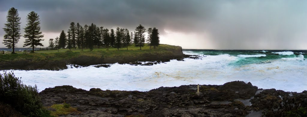 Kiama - During Cyclone May 2010 by Brian Shirtliff