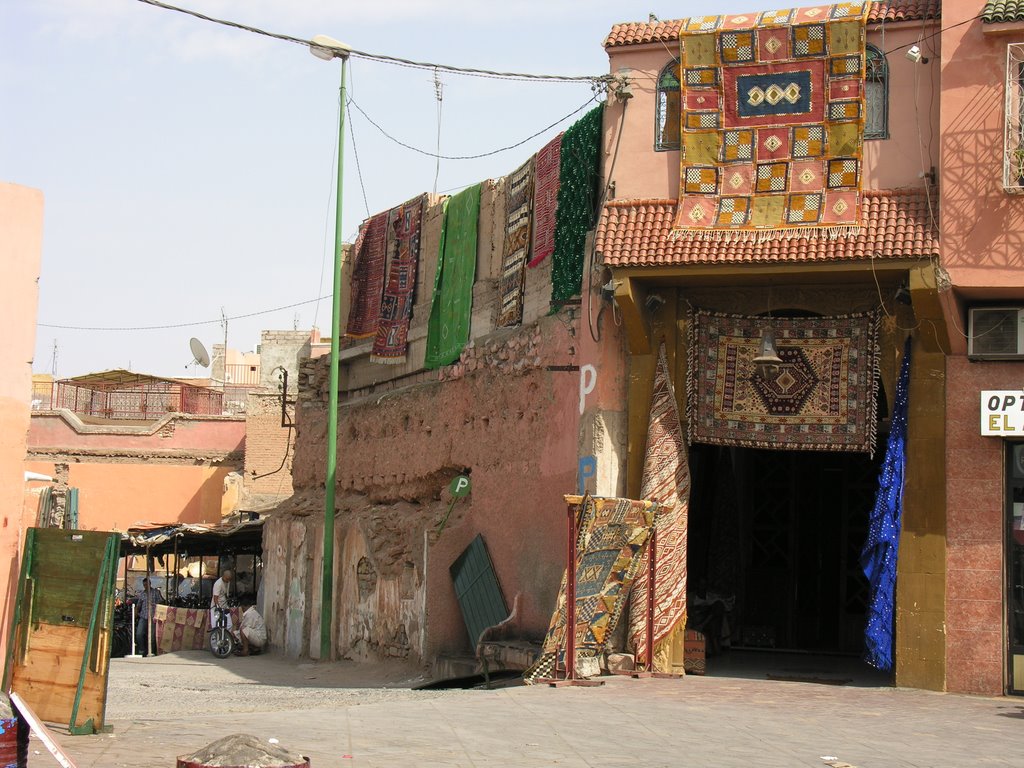 Shop in Jemaa el fna area by Zuzia Bluszcz