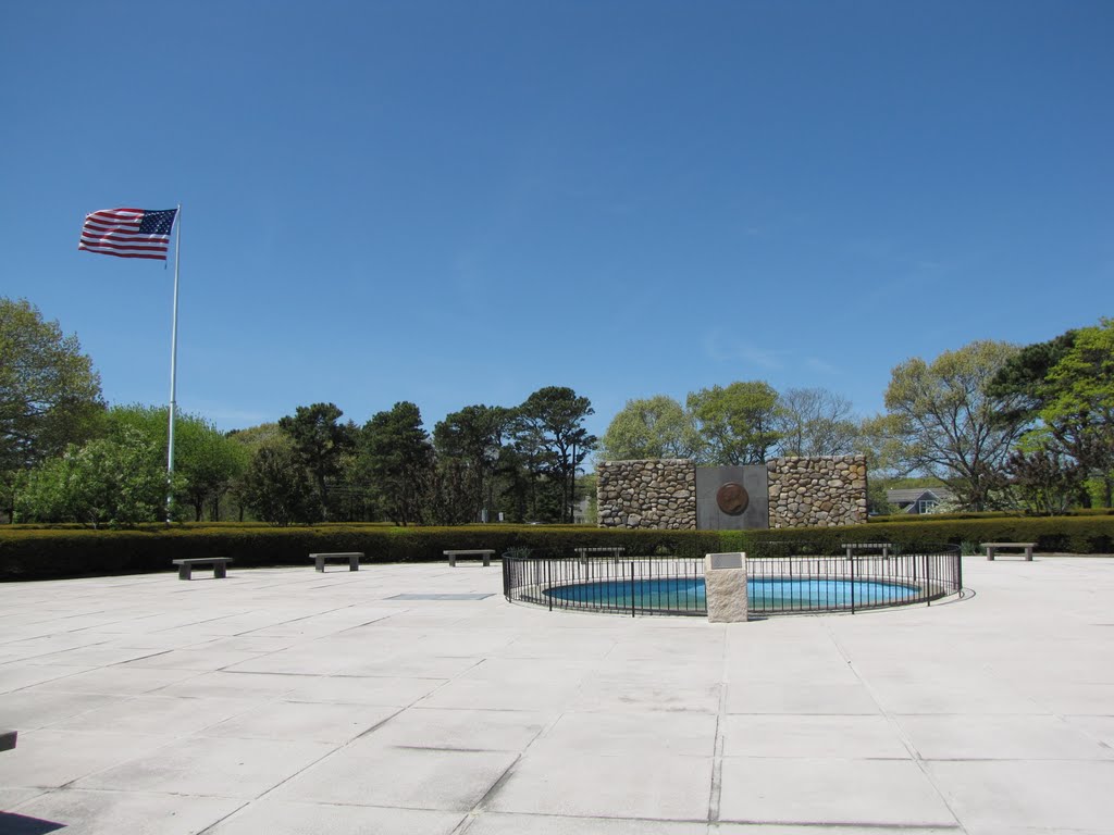 Hyannis - JFK Memorial by Erderwärmer