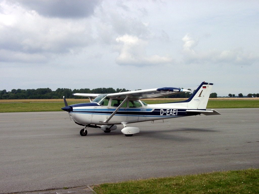 Cessna 172 by flitze