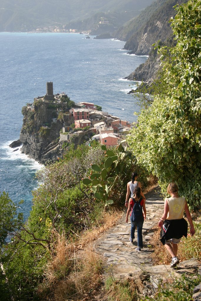 Vernazza, Liguria, Italia by Hans Sterkendries