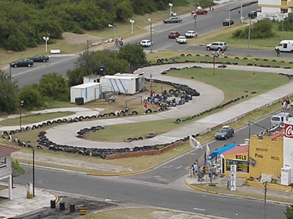 Circuito De Karting (Vista De Una Terraza) by Paine