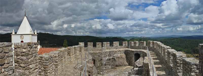 Penela - castle http://en.wikipedia.org/wiki/Castle_of_Penela_(Portugal) by 工藤マイケル