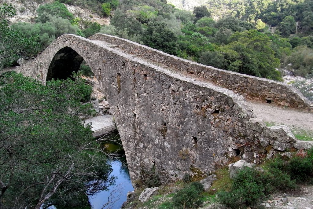 Ponte a Pianella pont génois by framboise