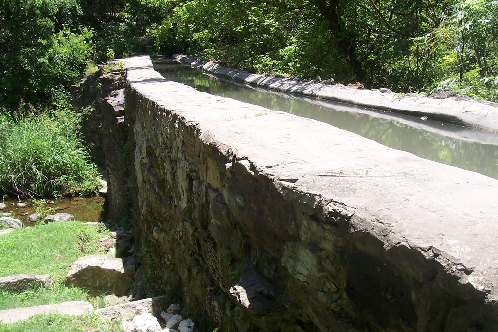 Spanish aquaduct on the Espada Acequia by bmoses