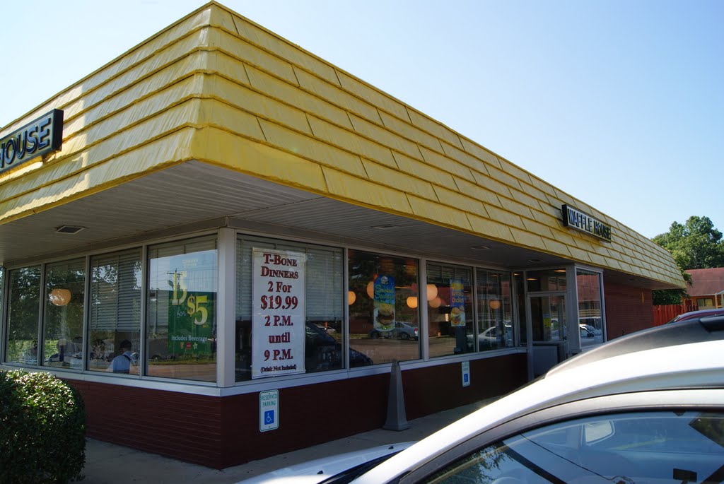 Waffle House in Corinth, MS by dccoulthard