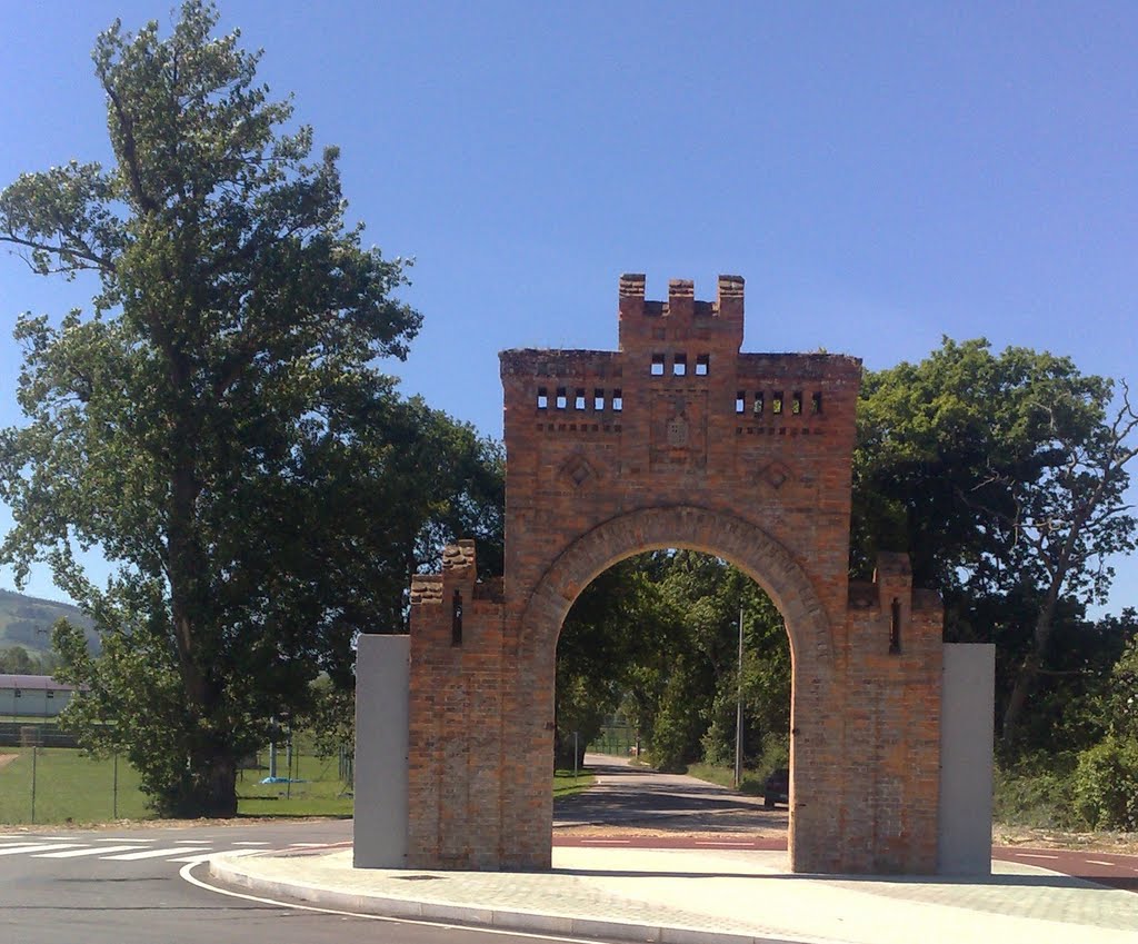 Puerta de la Pecuaria (interior) by palanquin