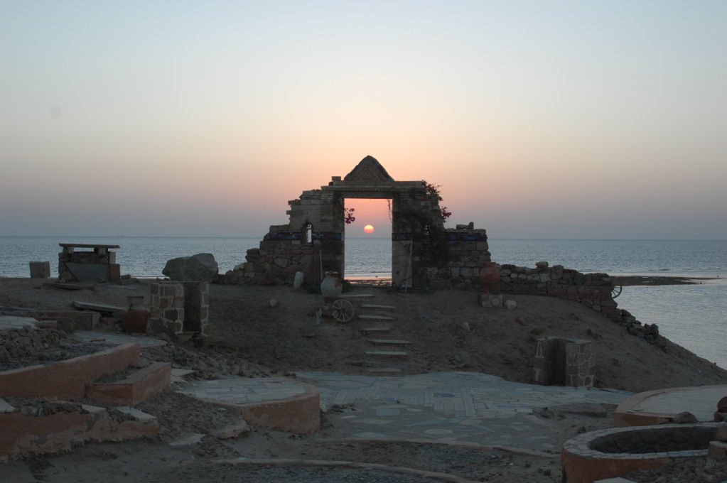 l'alba dalla porta sul mare by stracult