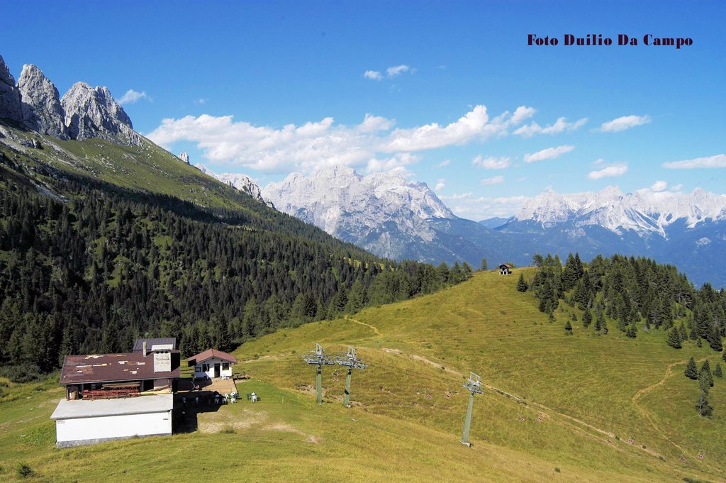 Malga Losch: arrivo seggiovia con la "Costa della Madonna" sullo sfondo. by Duilio Da Campo