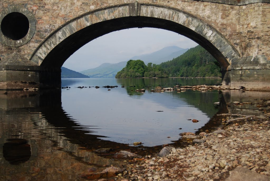 Whole world under the bridge.. by Unda J.