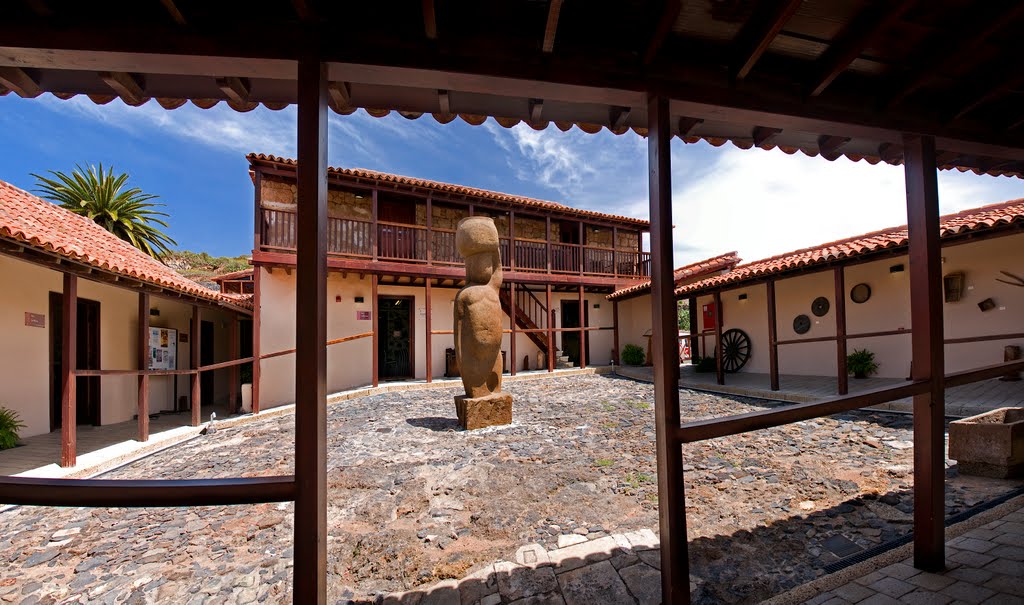 Museo Casa de El Capitán (patio central). San Miguel de Abona - Tenerife Sur by Turismo San Miguel de Abona. Tenerife Sur