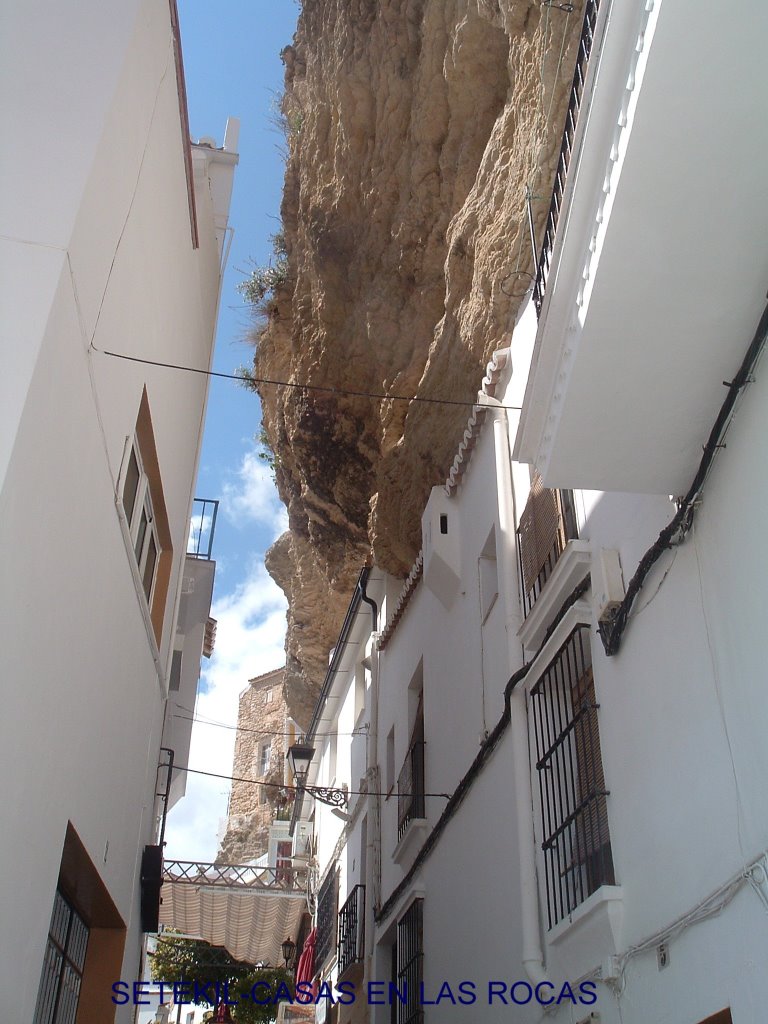 Casas de Setenil ( Cadiz) by jose macias garcia