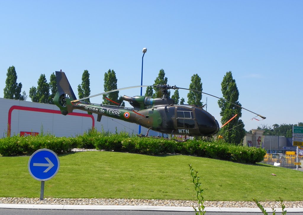 MONTAUBAN - Rond-Point Commandant Caroline AIGLE. by Jean THIERS