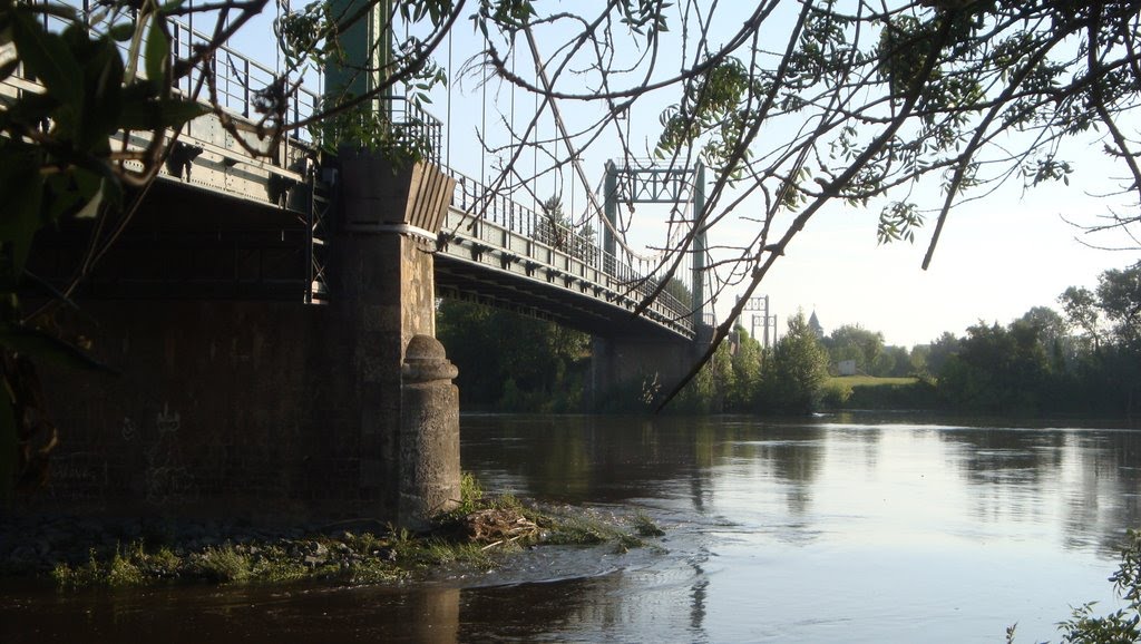 Le pont de Gennes sur la loire by Eugene68