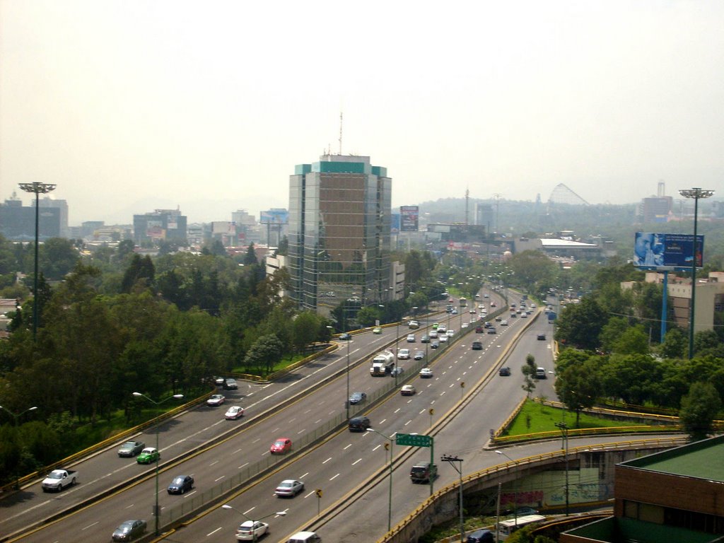 Periférico hacia el sur desde el Hospital Angeles del Pedregal, Julio 2007. La foto no la tomé yo, sino una personita muy especial: Gracias 163! :) by ArmandoLJ