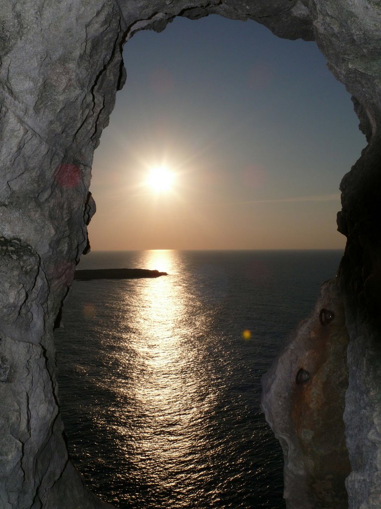 galeria por el faro de "Cavalleria", Menorca by adolfo soriano