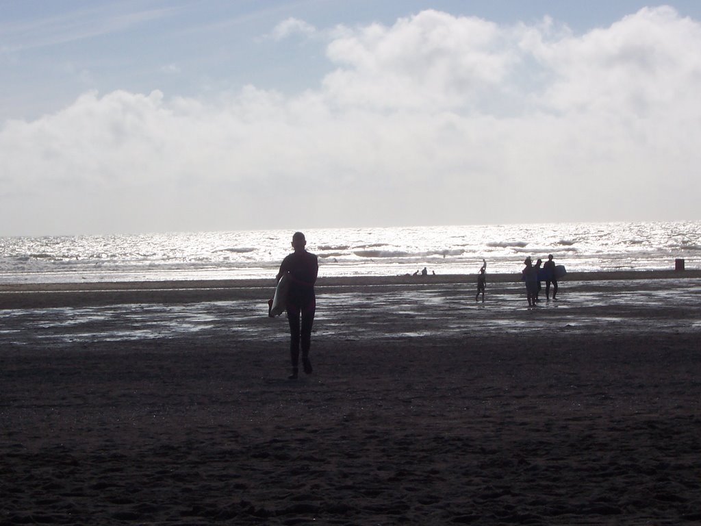 The end of the surfing day at Croyde by kaz-jaz