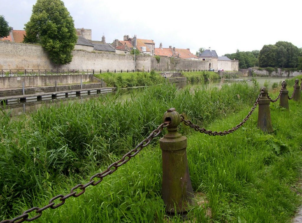 Bergues - Promenade Charles Quint à l'extérieur des remparts by epaulard59