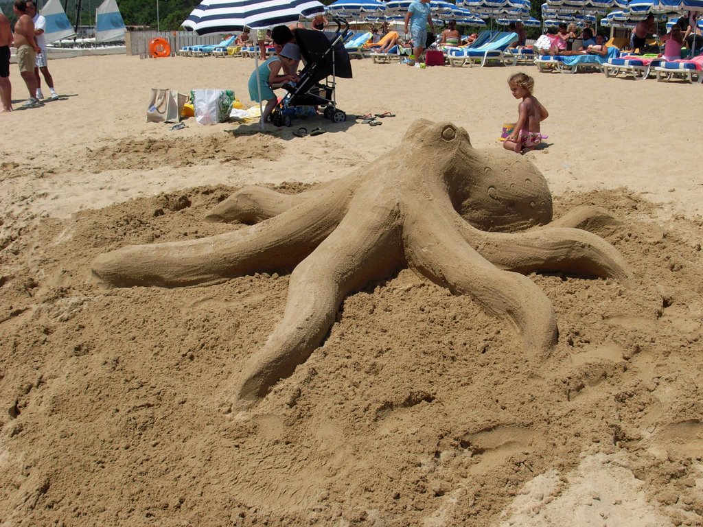 Sandskulptur Cavalaire sur mer 2007 by Hedinger W.