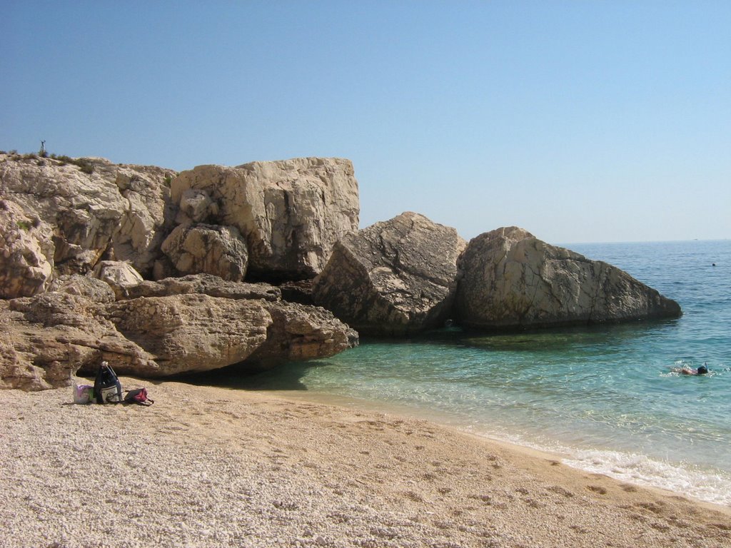 Cala mariolu le tre rocce(saretta) by harrier2