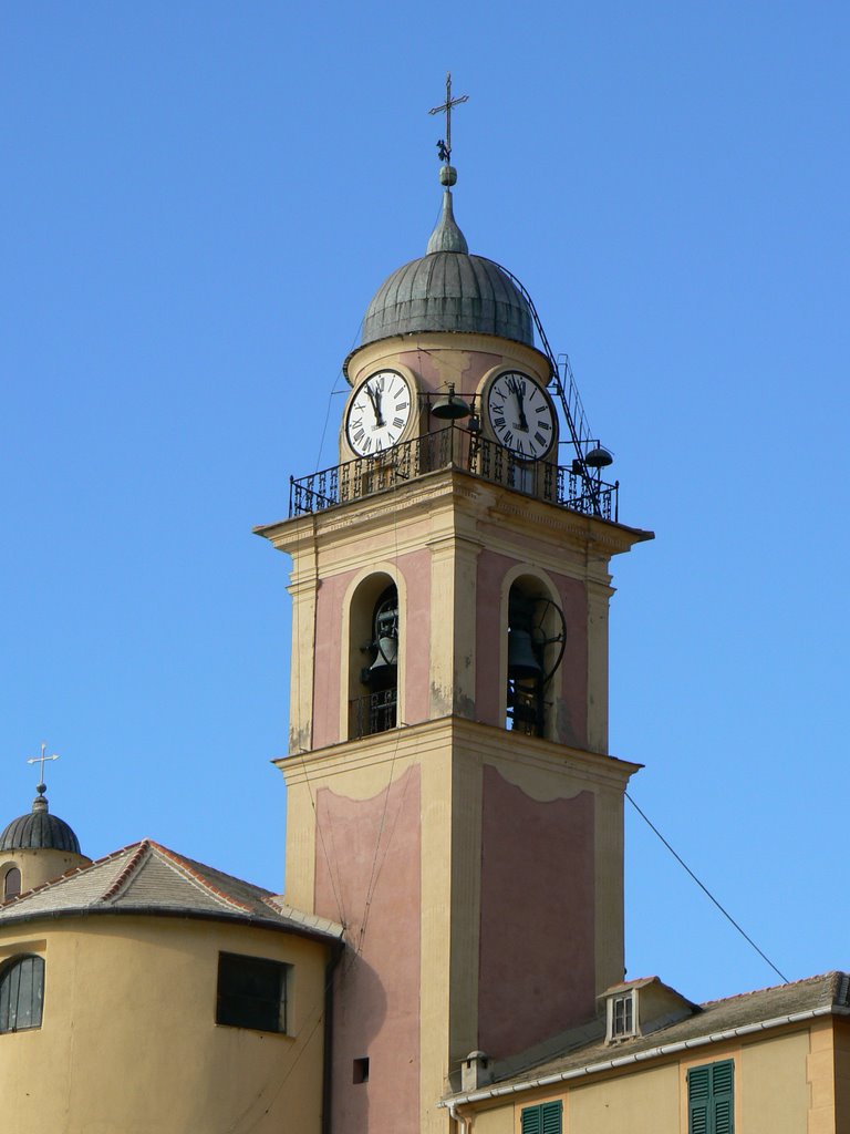 Campanile della chiesa di Camogli by La Mugna