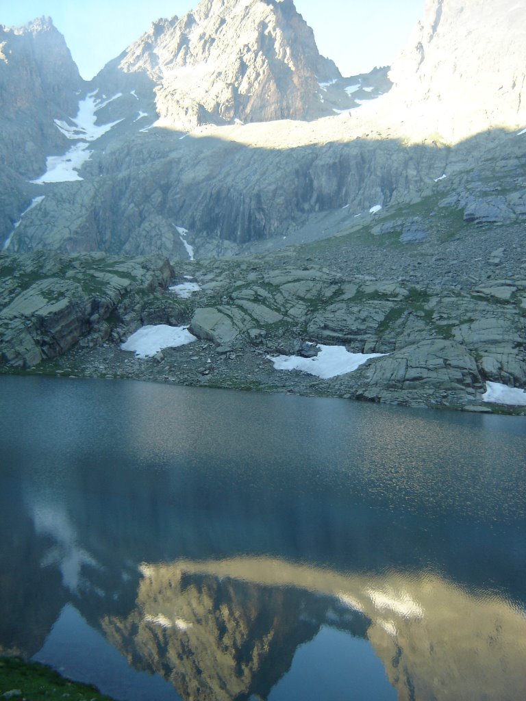 Lago che riflette by La Mugna